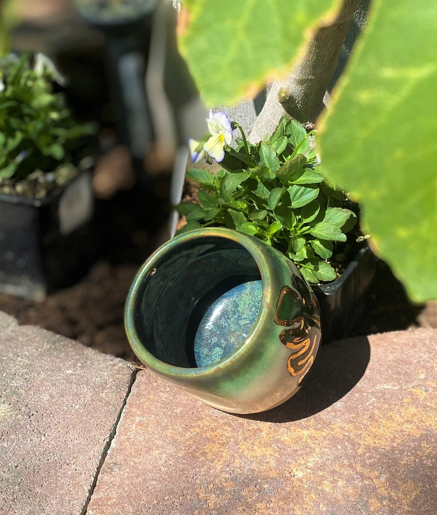 Golden monstera thumb cup / stemless wine cup